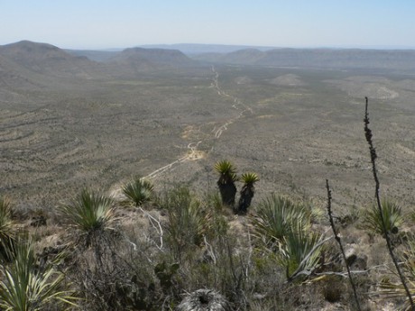 17. Pohled ze sedla Sierra de la Paila do údolí Pareňos