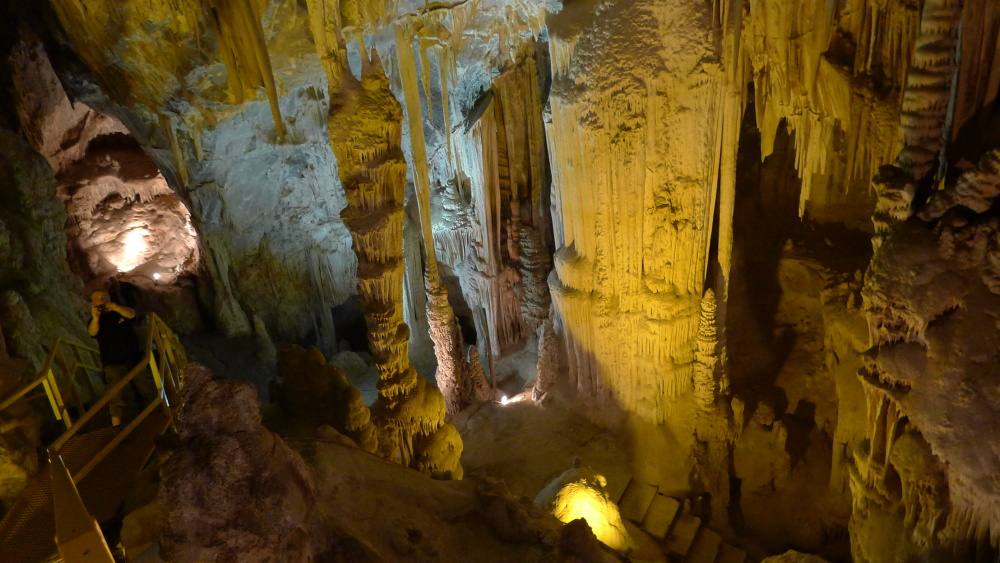 63 Grutas de Garcia krápníková jeskyně